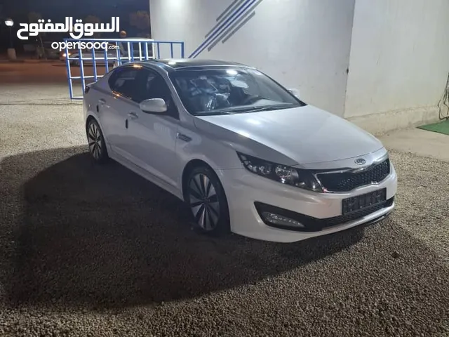 نوع السيارة k5 2011