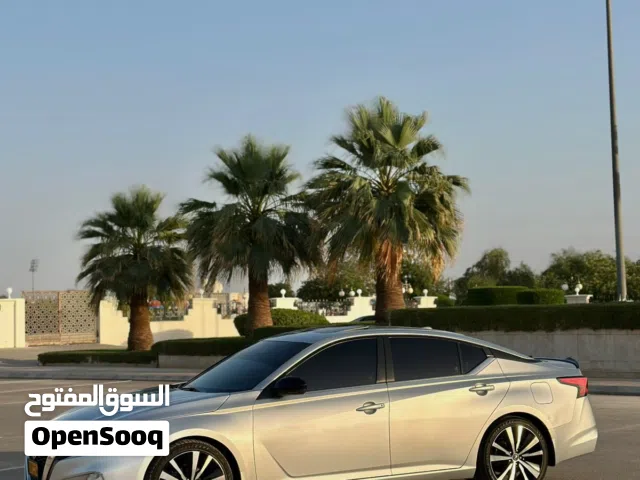 2019 نيسان التيما SR