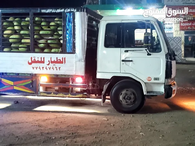 Box Nissan 2000 in Sana'a