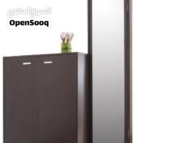 خزانة احذية ثقيلة مع مراي اربع رفوف ما فيها ولا خدش عرض 120cm عمق 40cm طول 170cm