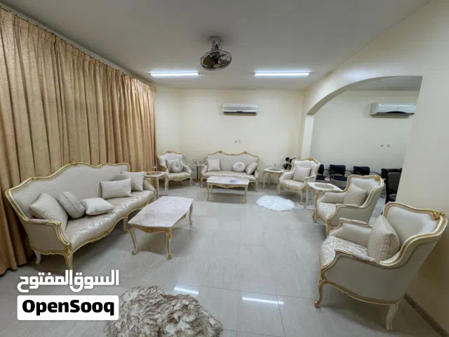 طقم كنب فخم استعمال خفيف جدا  Luxury sofa set for sale – gently used and in excellent condition