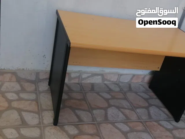 طاولة للبيع بحالة ممتازة