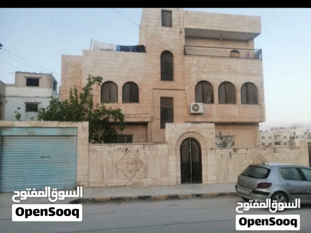 166 m2 3 Bedrooms Apartments for Sale in Zarqa Hay Ramzi