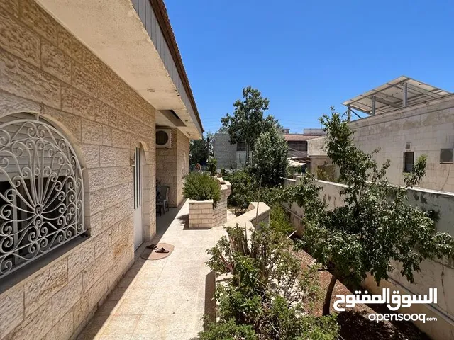 660 m2 4 Bedrooms Villa for Sale in Amman Jubaiha