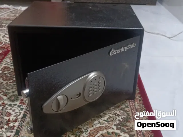 خزانة امان بدون مفتاح ويمكنك تغير رقم بنفسك لا اعرف رقم