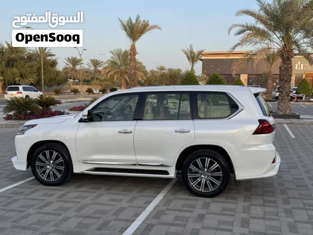 لكزس LX570 نظيف جدا الي يدور ع شي نظيف