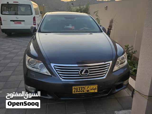 Used Lexus LS in Al Dakhiliya
