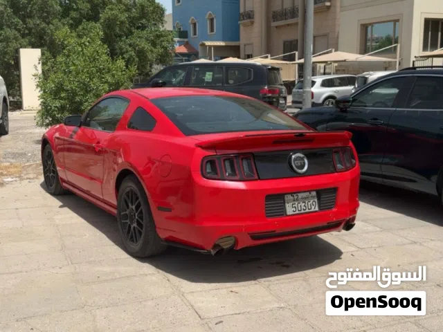 2014 فورد موستانج V6