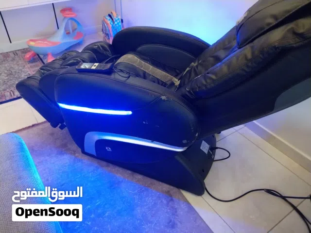 كرسي مساج اريس بحالة ممتازة يحتاج تنجيد