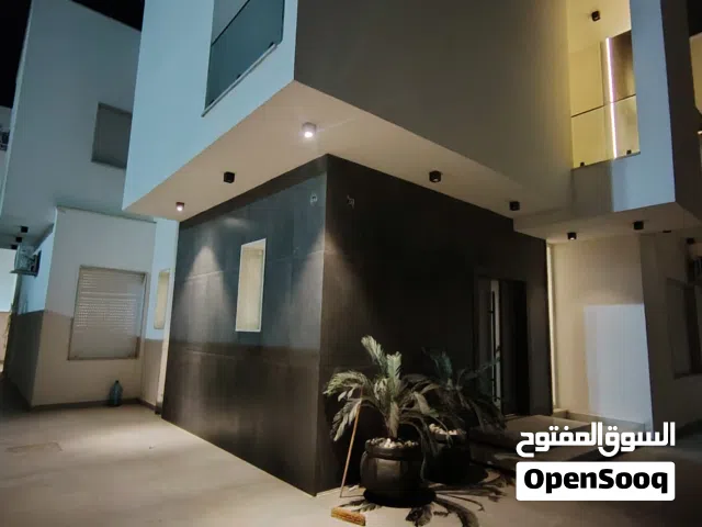 العرض (0162) فيلا #للايجار بتصميم خليجي في منطقة السراج ، شارع البغدادي