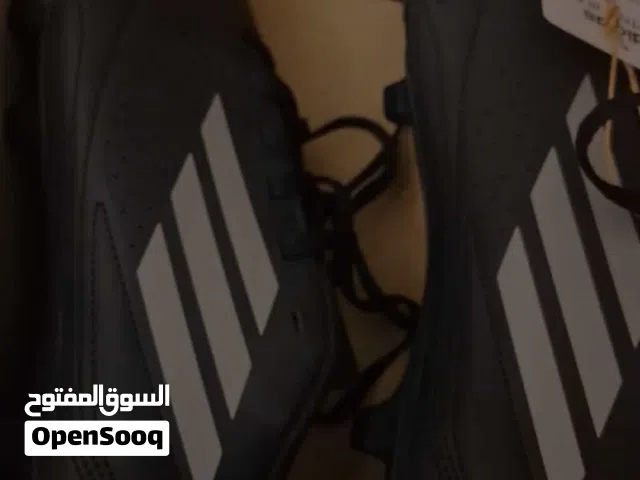 44 Sport Shoes in Tripoli