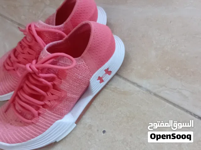 حذاء رياضي ماركة