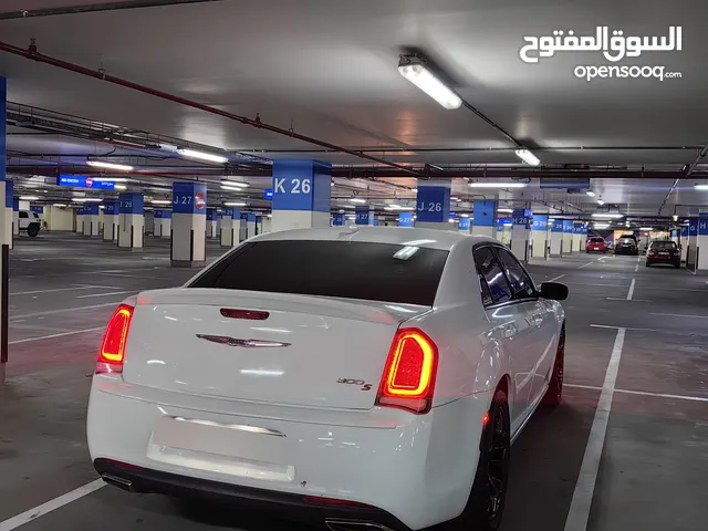 Chrysler 300s 2019 White color American Spec in a very good condition - Al Ain