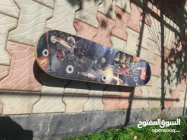سكيت بورد للبيع بحالة الوكالة لجميع الاعمار خاصة بين 13 إلى 18 عام و راىع للجميع