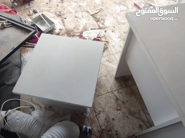 مكتب مستعمل شبه جديد