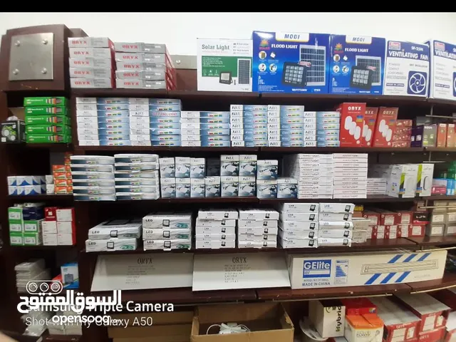رفوف محل خشب للبيع في الزرقاء الجديده