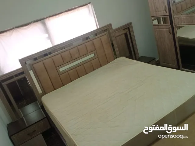 اثاث للبيع بداعي السفر غرفة نوم وغرفة ضيوف بحالة اىجديد