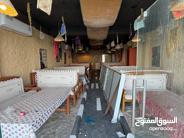 مقهى للبيع على كورنيش صحار