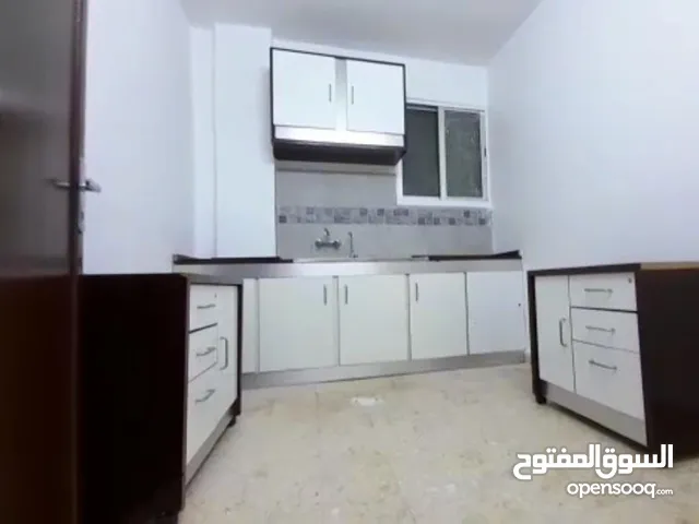 شقة بمدخل مستقل مجددة بالكامل للايجار لعرسان فقط