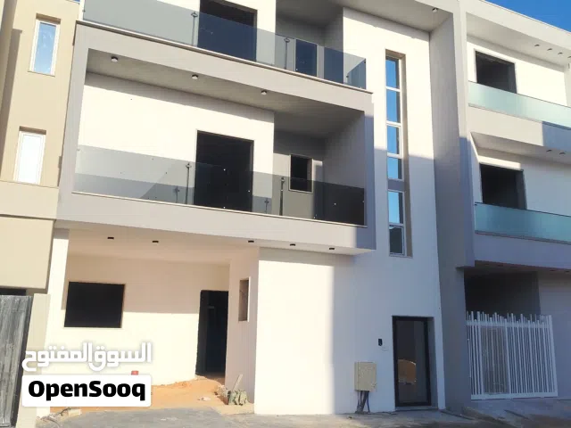 شقق نص تشطيب
