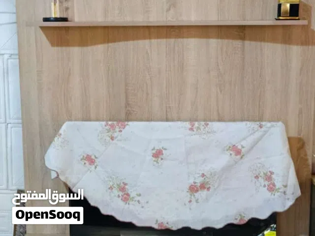 ميز بلازما خشب ثقيل جدا نظيف اخو الجديد