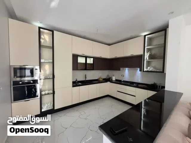 خش المصنع ليك وشوف المعاملة