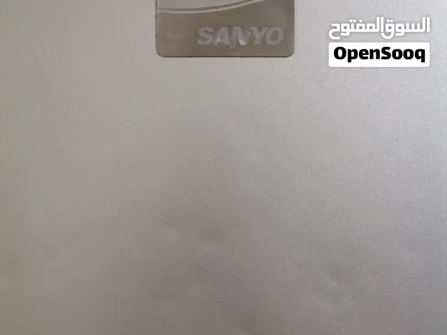 ثلاجة كبيرة نوع سانيو تبريد هواء بحالة جيدة جدا NO FROST