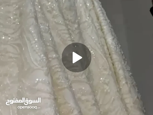 فستان عروسه