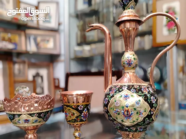 الأوعیة المطلیة بالفیروز، رمز الفن الإيراني الأصیل