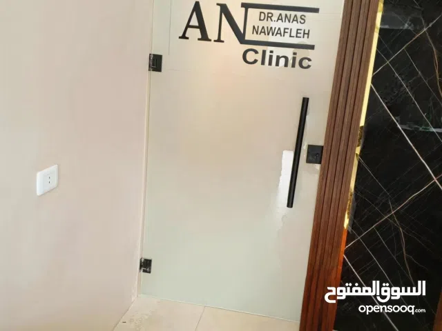 (حجيرللسيكوريت)  زجاج سيكوريت: الأمان والأناقة في آن واحد.   لحماية فائقة ومظهر عصري لمنزلك أو منزلك