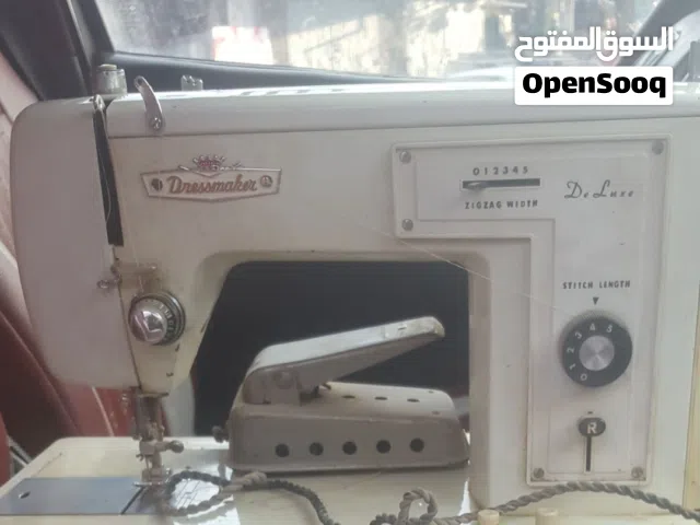 ماكينة خياطة Dressmaker De Luxe اصلية وكالة