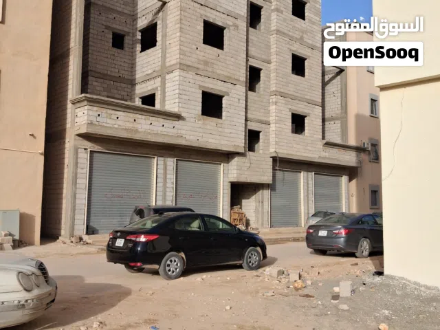 مخازن للايجار شارع متفرع من شارع نينا بارك فينيسيا