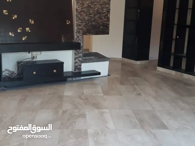 615 m2 4 Bedrooms Apartments for Sale in Amman Khalda