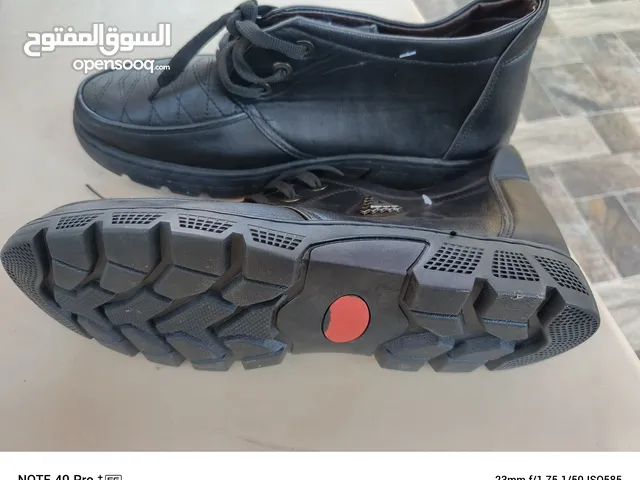 سبع ازواج احذية رجاليه فاخرة "باتا " والترا طبيه وتشخيص شبابي قياس 43 و44