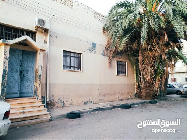 278 m2 5 Bedrooms Townhouse for Sale in Tripoli Gorje