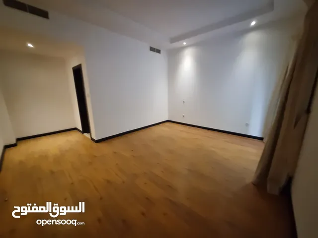 112 m2 2 Bedrooms Apartments for Rent in Manama Juffair