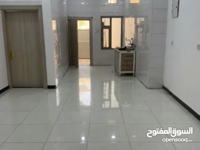 200 m2 2 Bedrooms Apartments for Rent in Basra Amitahiyah