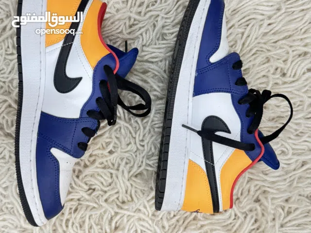 للبيع حذاء نايك وييزي اصلي