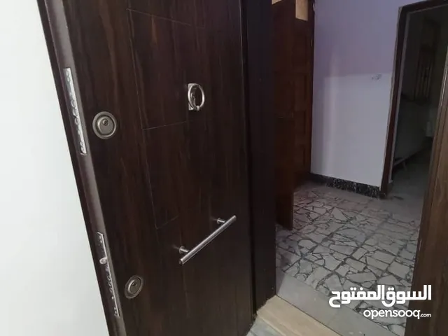 شقة ايجار نص فرش في شارع عمر المختار