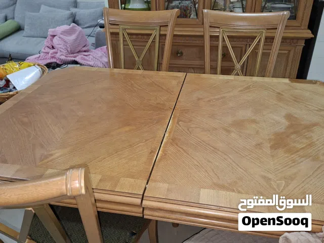طقم سفرة (خزانة + طاولة + 7 كراسي خشبية)