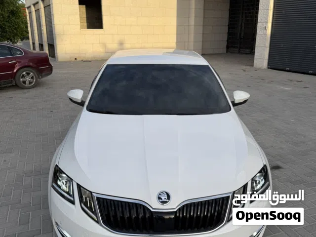 2020 سكودا اوكتافيا Standard