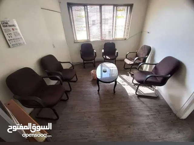 للبيع - شقة تجارية مميزة في قلب جبل النصر