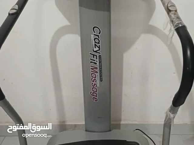 جهاز هزاز ومساج للجسم والاقدام والارداف والظهر ويعطي راحة للعضلات ويسخن الدهون يتحمل اوزان 180 كيلو