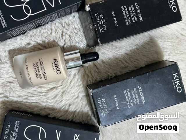 Fond de teint, Nars et clinique