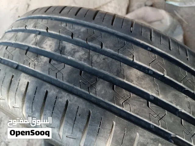 4 إطارات 195 / 60 / 15 مستعملات حالتهم جيدة جدا والنقشة صاحية