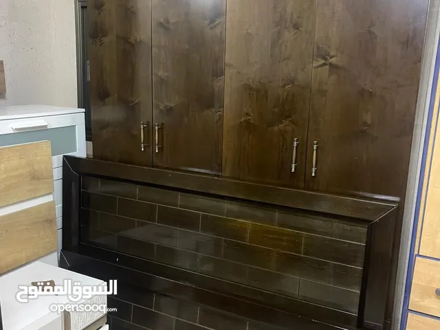غرفة نوم 4 بواب خشب زان بحالة ممتازة