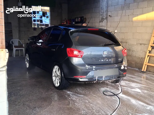 سيارة ممتازة خالية من الحوادث والضربات القوية