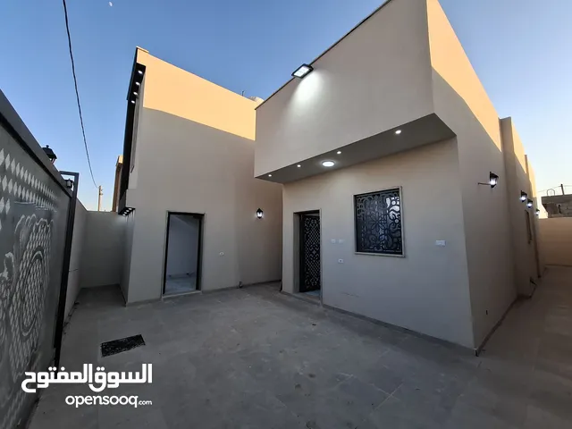 135 m2 3 Bedrooms Townhouse for Sale in Misrata Tamina