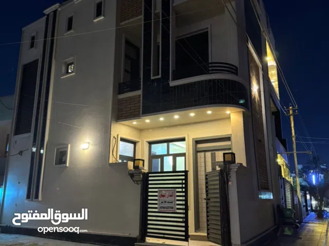 بيت للبيع موقع مميز في حي الجامعه مساحه 60 متر ركن قرب اسواق المتحده