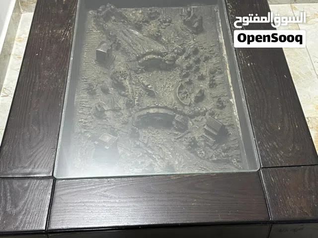 طاولة منتصف لقعدة جلوس مستعملة